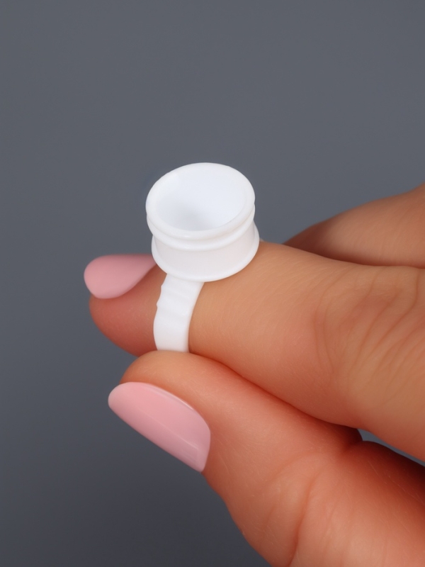 Кольца - лунки под клей для наращивания ресниц, набор - 50 шт, цвет белый Кольца - лунки под клей для наращивания ресниц, набор - 50 шт, цвет белый