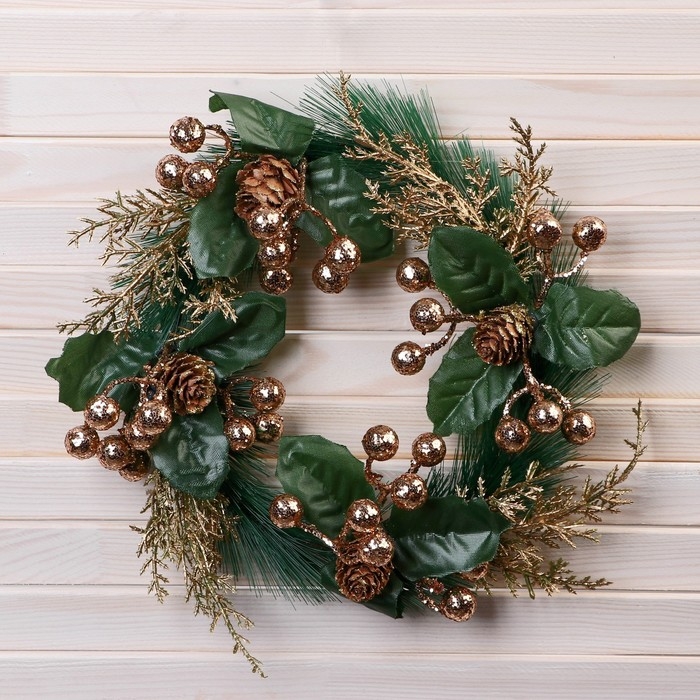 Венок новогодний d-19 см Венок новогодний d-19 см "Элит" ягодки шишки веточки, золото