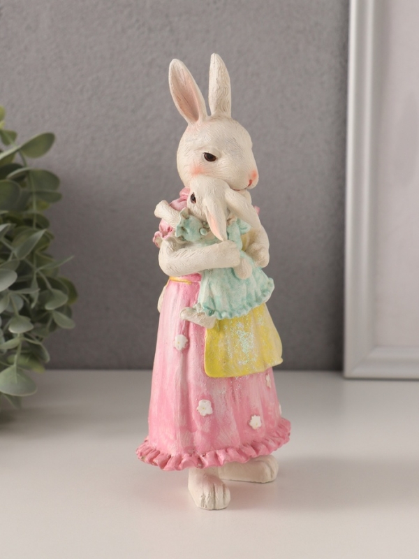 Сувенир полистоун "Мама крольчиха с дочкой, в нарядных платьях" 8,5х7,5х19,5 см