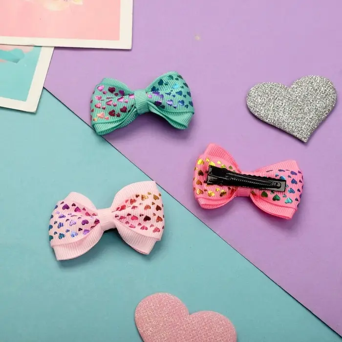 Зажим для волос "Бантик" сердечки голография, 6 см