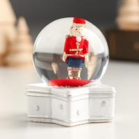 Снежный шар новогодний стеклянный &laquo;Щелкунчик на звезде&raquo;, 5&times;5&times;6 см, МИКС