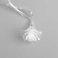 Гирлянда &laquo;Нить&raquo; 5 м с насадками &laquo;Розы большие&raquo;, IP20, прозрачная нить, 20 LED, свечение мульти (RG/RB), мигание, 220 В