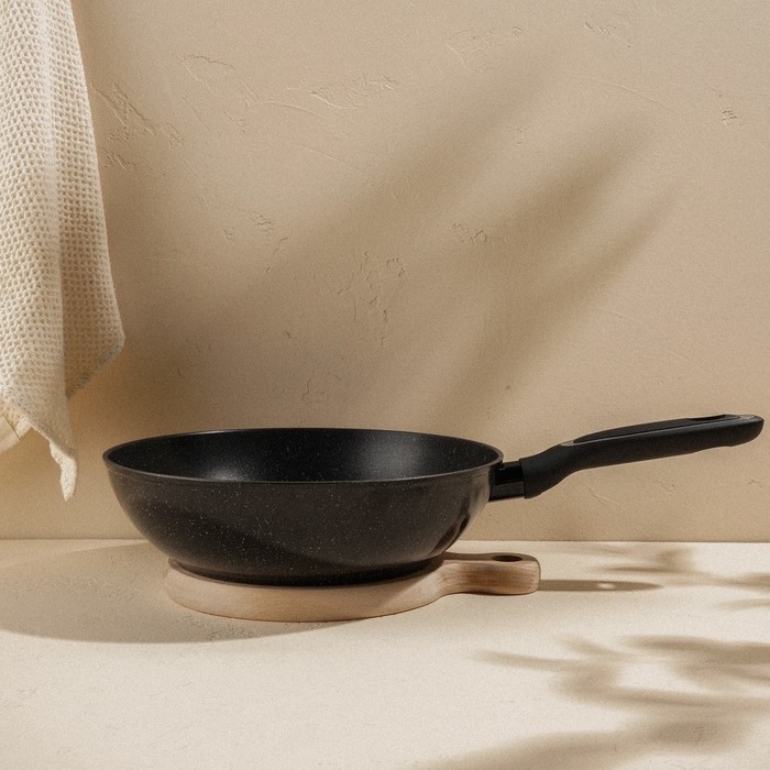 Сковорода Вок алюминиевая с антипригарным покрытием SL Home, d=28, h=7,5 см, индукция, цвет чёрный Сковорода Вок алюминиевая с антипригарным покрытием SL Home, d=28, h=7,5 см, индукция, цвет чёрный