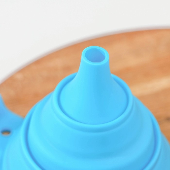 Воронка силиконовая складная Доляна «Ред», 13,5×10×10 см Воронка силиконовая складная Доляна «Ред», 13,5×10×10 см