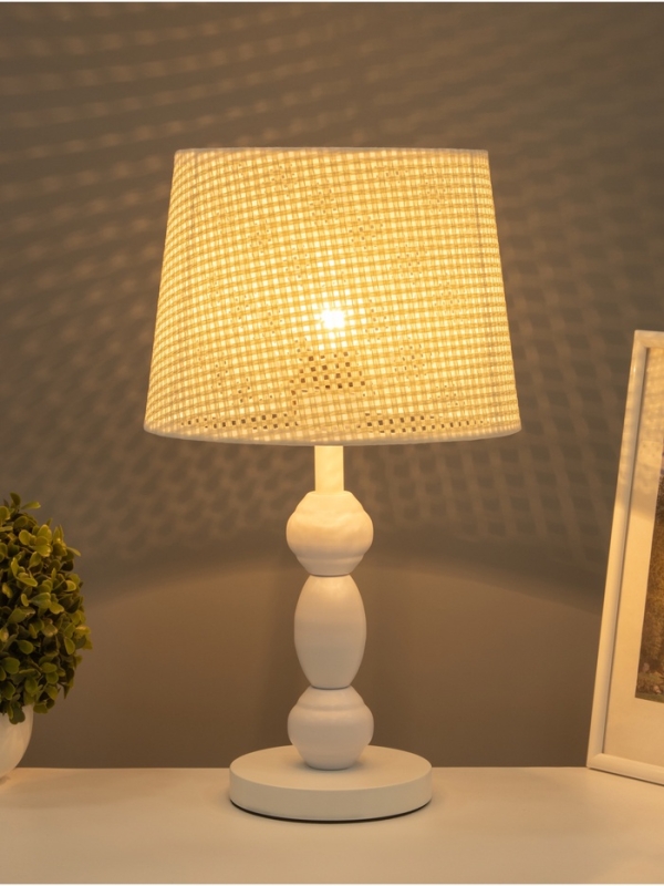 Лампа настольная BayerLux ЭКО "Василиса" 1х40Вт Е27 белый 26х26х45см