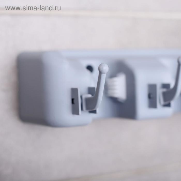 Держатель для уборочного инвентаря с крючками Доляна, 26&times;6&times;10 см, цвет серый
