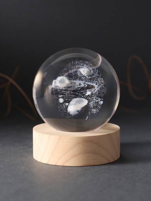 Сувенир стекло подсветка "Шар. Космос" d=6 см подставка дерево, USB