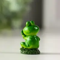 Сувенир полистоун "Лягушонок на полянке" МИКС 2х1,8х3,5 см