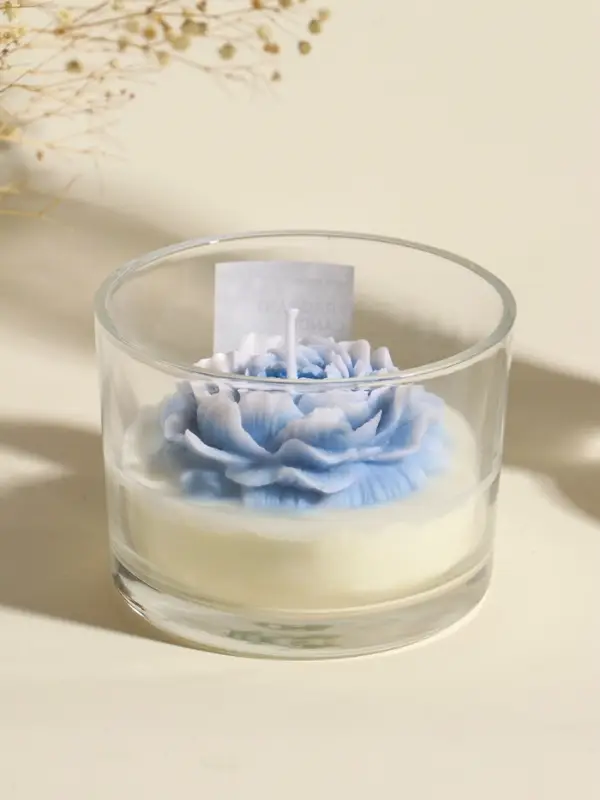 Свеча интерьерная в стакане "Нежно-голубой пион" 11х11х8 см