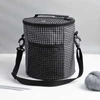 Сумка-футляр «Гусиная лапка», 2 люверса, d = 21 × 23 см, цвет чёрный/белый Сумка-футляр «Гусиная лапка», 2 люверса, d = 21 × 23 см, цвет чёрный/белый