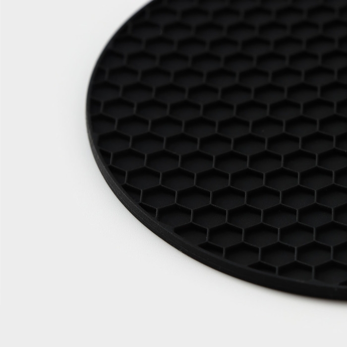 Коврик - подставка под горячее силиконовый, d=140 мм, толщина=3.5 мм, цвет черный