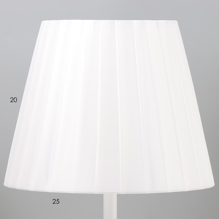 Настольная лампа Аурика E27 40Вт бело-серые 25х25х41 см RISALUX