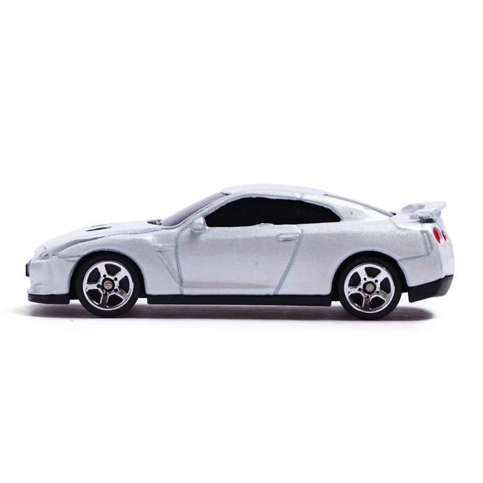 Машина металлическая NISSAN GT-R (R35), 1:64, цвет белый