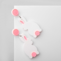 Серьги акрил &laquo;Зайчики&raquo;, цвет бело-розовый в серебре