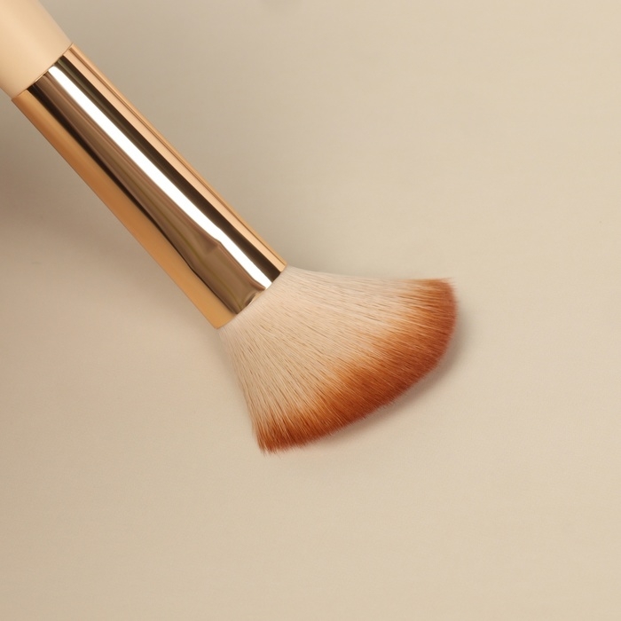 Набор кистей для макияжа &laquo;Франция&raquo;, 7 предметов, на кнопке, цвет бежевый/розовый