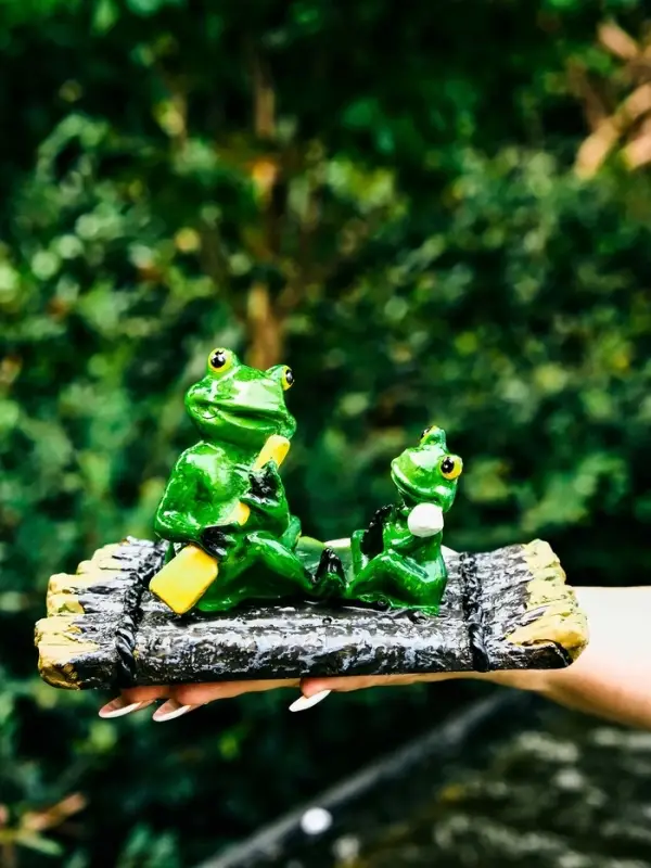 Садовая фигура 17 х 11 х 9,5 см "Лягушки на плоту" Водоплавающая