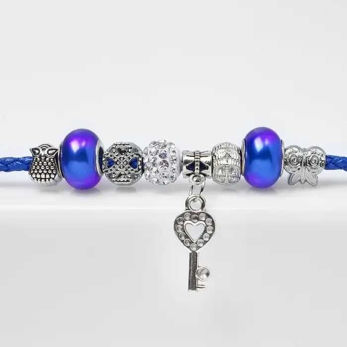 Браслет ассорти &laquo;Марджери&raquo; бусины с ключиком, цвет бело-синий в серебре, L=19 см