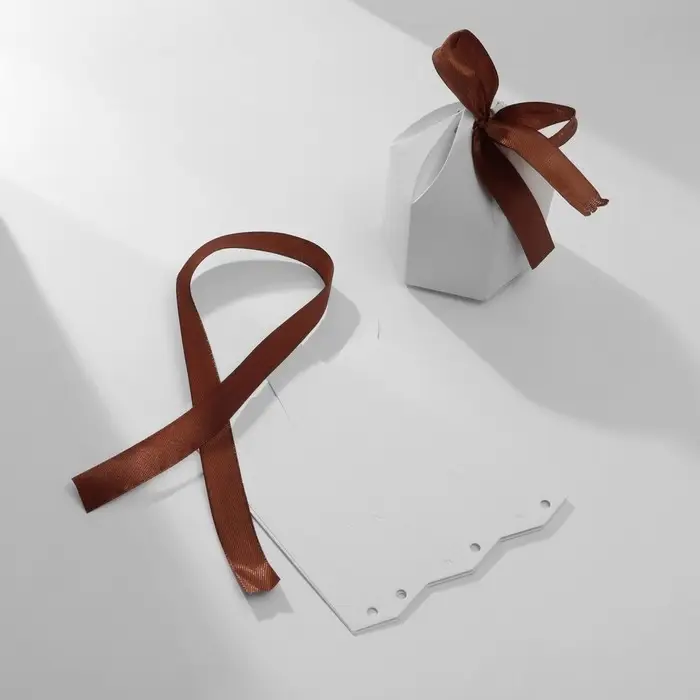 Коробочка подарочная складная &laquo;Купол&raquo; 4&times;4&times;5.5, бело-коричневый