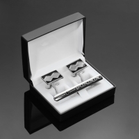 Набор мужской медный &laquo;Запонки + Зажим для галстука&raquo; прямоугольник с ромбами, цвет чёрный в серебре