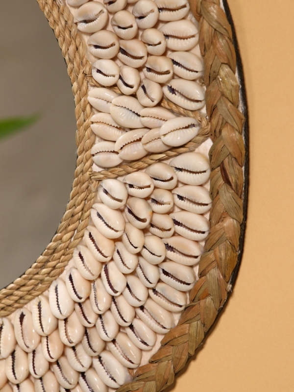 Зеркало настенное 32х50 см (декорировано ракушкой) Зеркало настенное 32х50 см (декорировано ракушкой)