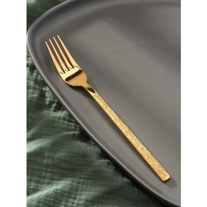 Вилка столовая из нержавеющей стали Magistro &laquo;Олин GOLD&raquo;, длина 19,8 см, на подвесе, цвет золотой