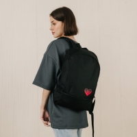 Рюкзак школьный текстильный «Сердце», 46х30х10 см, вертикальный карман, цвет чёрный Рюкзак школьный текстильный «Сердце», 46х30х10 см, вертикальный карман, цвет чёрный