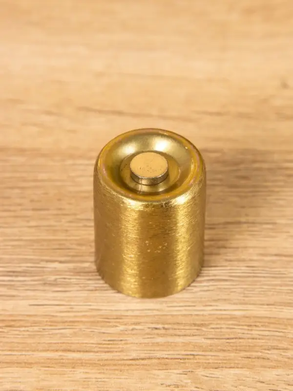 Подсвечник на 1 свечу на магнитах "Баклажан" 11х11х4 см