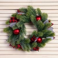 Венок новогодний d- 30 см "Уютная сказка" полосатые ленты шары Венок новогодний d- 30 см "Уютная сказка" полосатые ленты шары