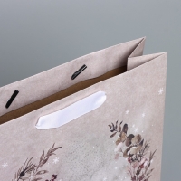 Пакет подарочный новогодний крафтовый вертикальный &laquo;Мир волшебства&raquo;, M 26 х 30 х 9 см, Новый год