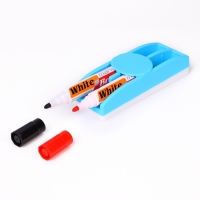 Набор, губка-стиралка маркера с магнитной доски, 2 водных маркера, цвета МИКС Набор, губка-стиралка маркера с магнитной доски, 2 водных маркера, цвета МИКС