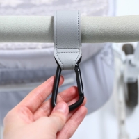 Карабин для сумок на коляску, на липучке, экокожа, цвет серый