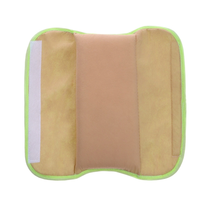 Подушка на ремень безопасности "Тигренок", салатовая с оранжевыми лапками