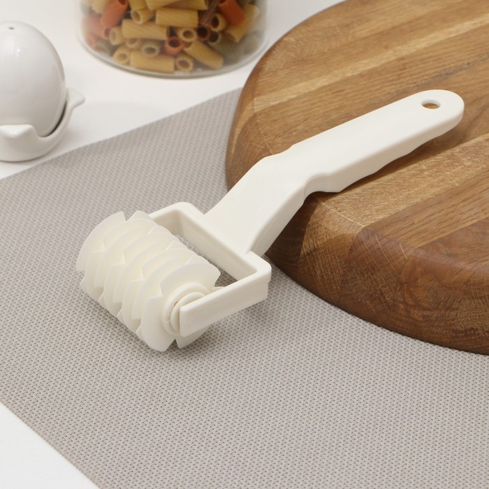 Валик для нарезки теста Доляна &laquo;Сетка&raquo;, 20&times;7&times;4,5 см, цвет белый