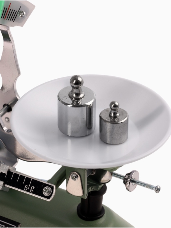 Весы лабораторные, с набором гирь 200 г. Весы лабораторные, с набором гирь 200 г.