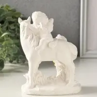 Фигурка гипс &laquo;Ангелочки на коне&raquo;, 13&times;10&times;7 см, белый с росписью