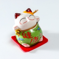 Сувенир керамика "Манэки-нэко в костюмчиках на подушечках" 4,5х3,8х4,6 см набор 5 шт Сувенир керамика "Манэки-нэко в костюмчиках на подушечках" 4,5х3,8х4,6 см набор 5 шт