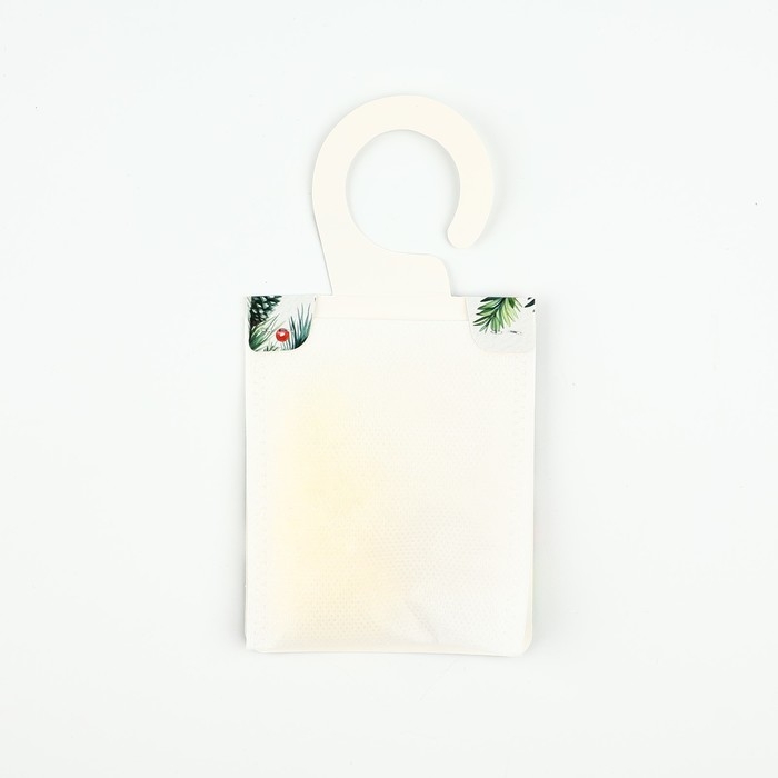 Ароматизатор на вешалке новогодний &laquo;Новый год: Счастливого нового года&raquo;, аромат ягодный, 8 х 15,5 см