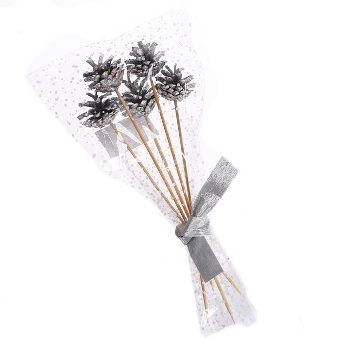 Новогодний декор &laquo;Букет серебряных шишек&raquo;