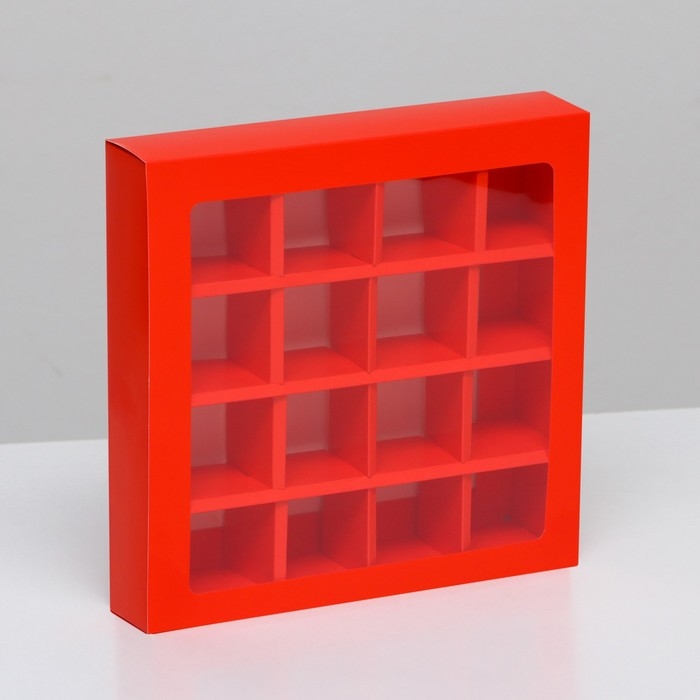 Коробка для 16 конфет, красная , 17,7 х 17,7 х 3,8 см. Кондитерская упаковка