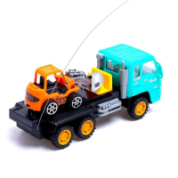 Грузовик радиоуправляемый &laquo;Эвакуатор&raquo;, с погрузчиком, работает от батареек, МИКС