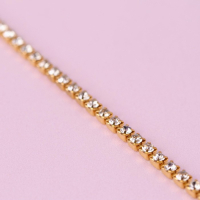 Цепь со стразами, металл, стекло, 2,5 мм, 9 &plusmn; 1 м, цвет золотой