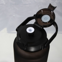 Бутылка для воды с наклейками &laquo;Сила духа&raquo;, 2,25 л