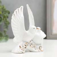 Сувенир под фарфор "Белые голуби" стразы 11,7х6х12,3 см