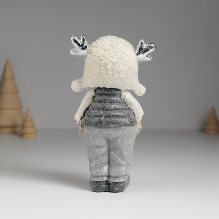 Сувенир полистоун "Малыш/Малышка в мохнатой шапке с оленьими рожками" МИКС 7х4х14 см