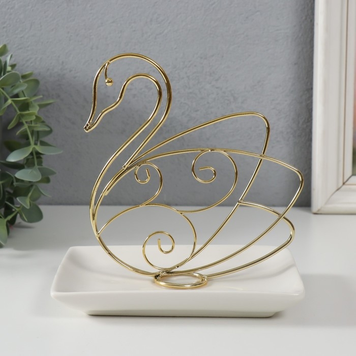 Сувенир керамика, металл подставка Сувенир керамика, металл подставка "Лебедь" белый с золотом 15,5х10,5х15,3 см