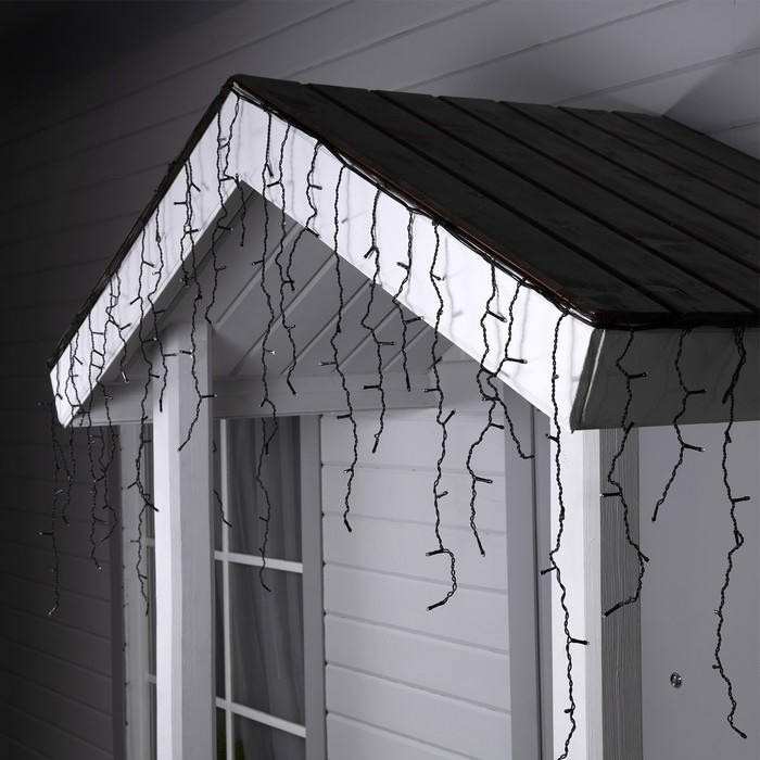 Гирлянда &laquo;Бахрома&raquo; 3 &times; 0.6 м, IP44, УМС, тёмная нить, 160 LED, свечение бело-синее, мигание, 220 В