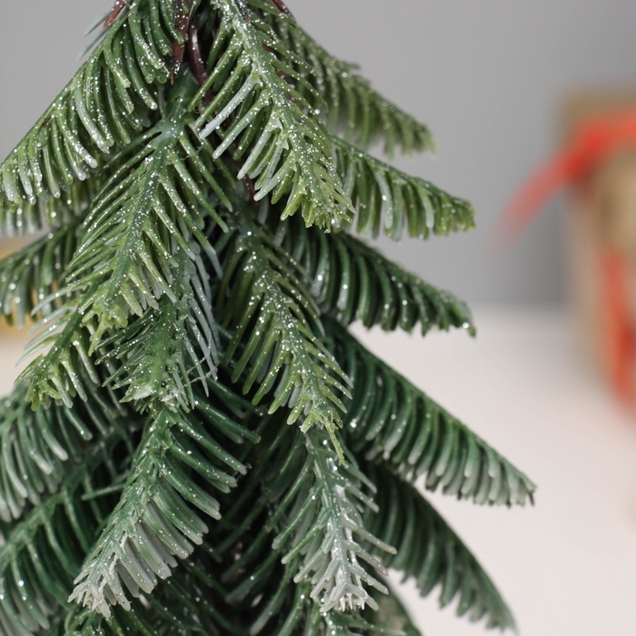 Искусственная ёлка настольная &laquo;Зимнее волшебство. Заснеженная с блёстками&raquo; в горшочке, 22 см