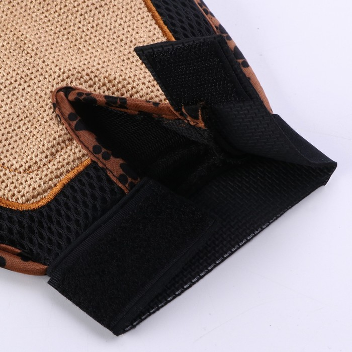 Рукавица - щетка для шерсти двусторонняя, на правую и левую руку, микс цветов Рукавица - щетка для шерсти двусторонняя, на правую и левую руку, микс цветов