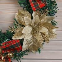 Венок новогодний d-30 см "Яркая сказка" цветы бантики