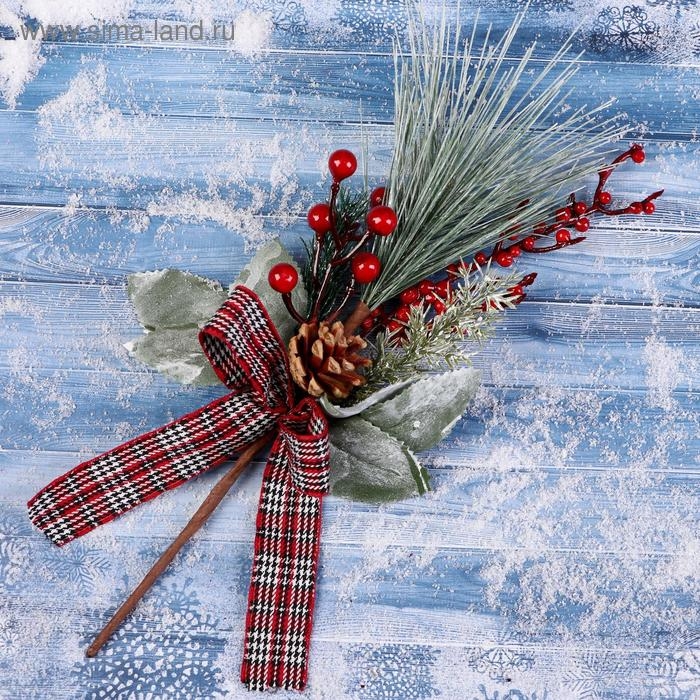 Декор Декор "Зимнее очарование" шишка ягоды хвоя бантик, 28 см